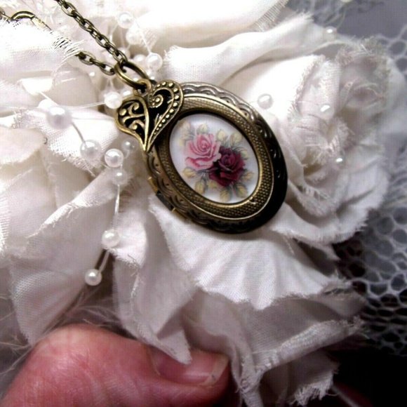 Rose Antique Gold Memorial locket Urn Necklace NEW - Picture 3 of 9